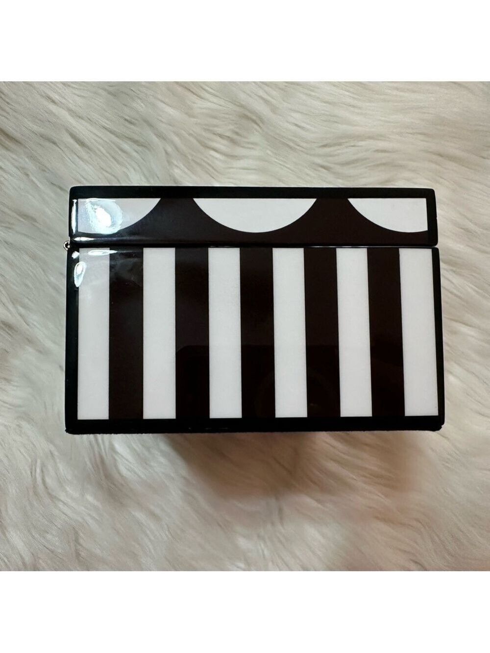 HENRI BENDEL BROWN AND WHITE STRIPES AND SPOTS “HOT FOR DOTS” LAQUER JEWELY BOX - Picture 9 of 14